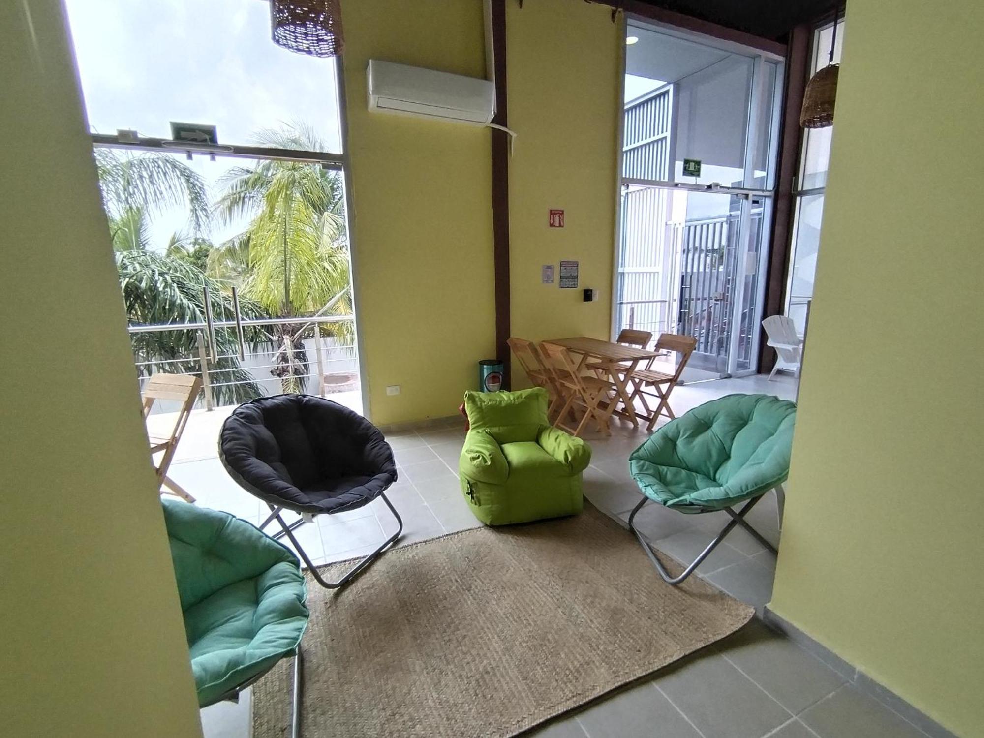 Hostel Tropico 20 Pdc Playa del Carmen Eksteriør bilde